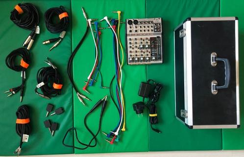 Behringer UB1002FX  Mixer + Koffer + Kabels + Extras, Muziek en Instrumenten, Mengpanelen, Gebruikt, 10 tot 20 kanalen, Microfooningang