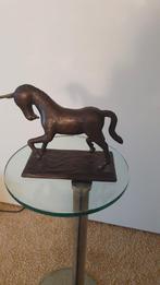 Bronzen beeld Eenhoorn, Ophalen