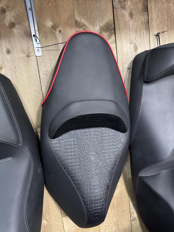 Piaggio MP3 300 Yourban custom zadel, Motoren, Onderdelen | Overige