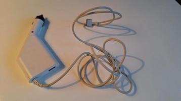 Auto adaptor voor macbook.   beschikbaar voor biedingen