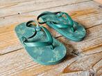 Groene slippers met palmboomprint, Ophalen of Verzenden, Gebruikt, Jongetje, Overige typen