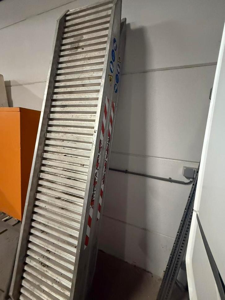 Oprijplaten Metalmec MM 165 oprijplaat 2,5 meter (2st.), Auto diversen, Aanhangwagen-onderdelen, Zo goed als nieuw, Ophalen