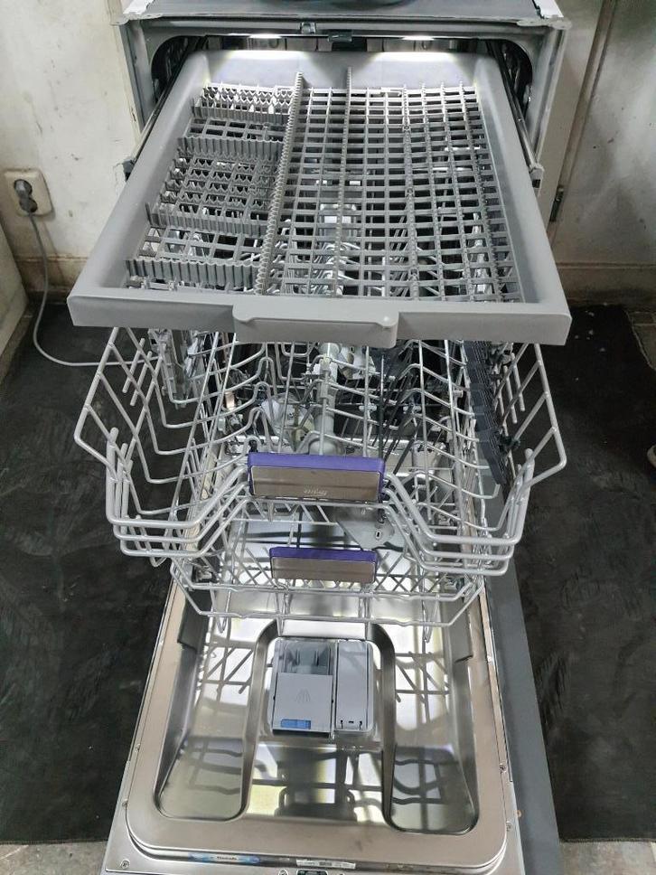 Inbouw Beko smalle Vaatwasser met touch bediening werkt 100%, Witgoed en Apparatuur, Vaatwasmachines, Zo goed als nieuw, Inbouw