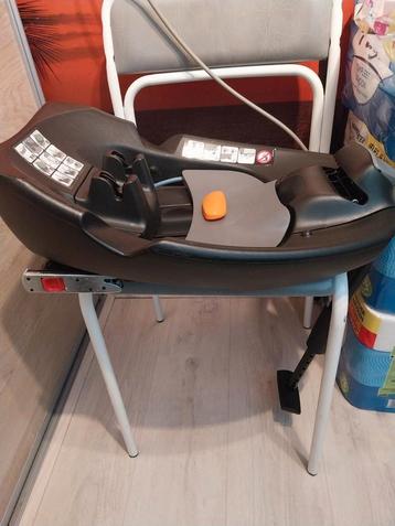 Isofix van cybex beschikbaar voor biedingen