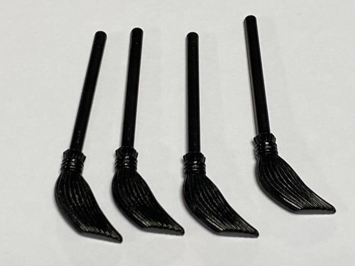 Partij nieuwe Lego 4x zwarte bezem, broom, Kinderen en Baby's, Speelgoed | Duplo en Lego, Nieuw, Lego, Losse stenen, Ophalen of Verzenden