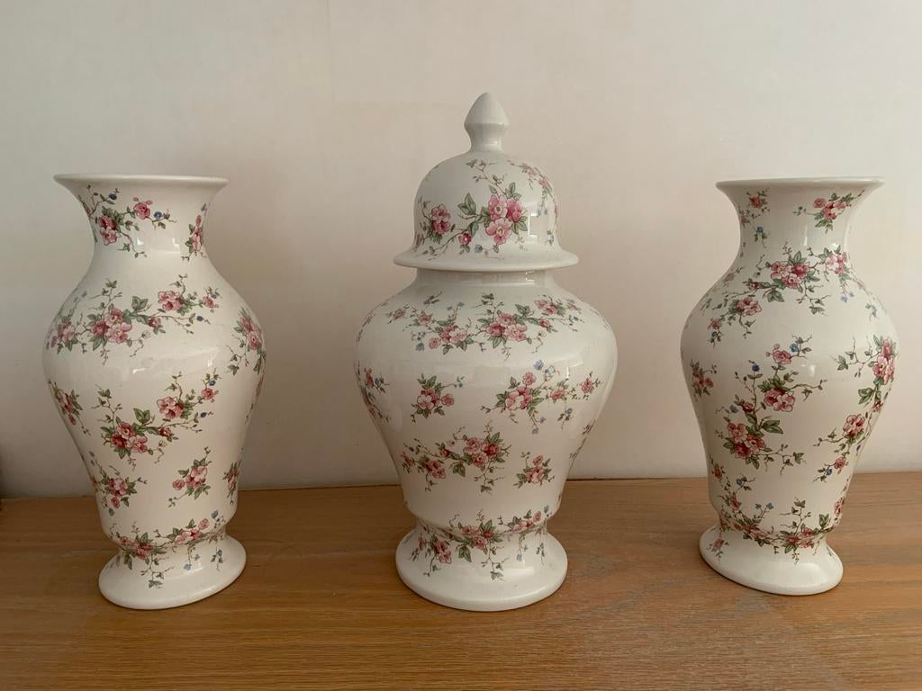 Kast stel met romantische roze bloemen, Antiek en Kunst, Ophalen