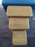 Bijzettafels (licht eiken), Ophalen