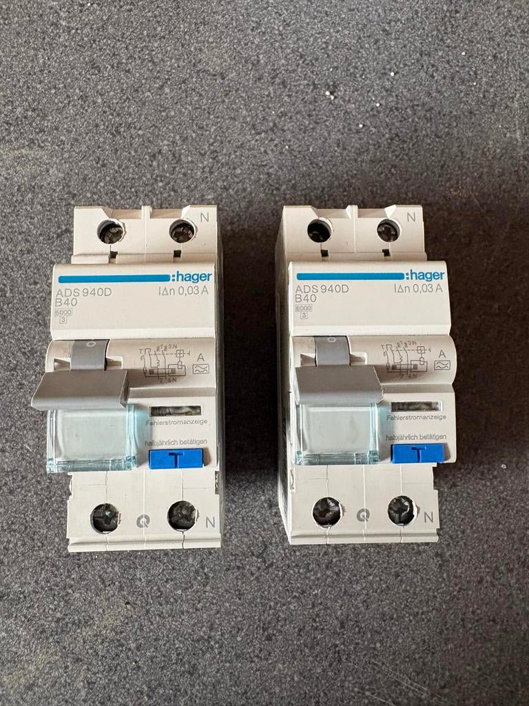 2x Hager ADS940D aardlekschakelaar (prijs per stuk), Ophalen of Verzenden, Zo goed als nieuw, Schakelaar