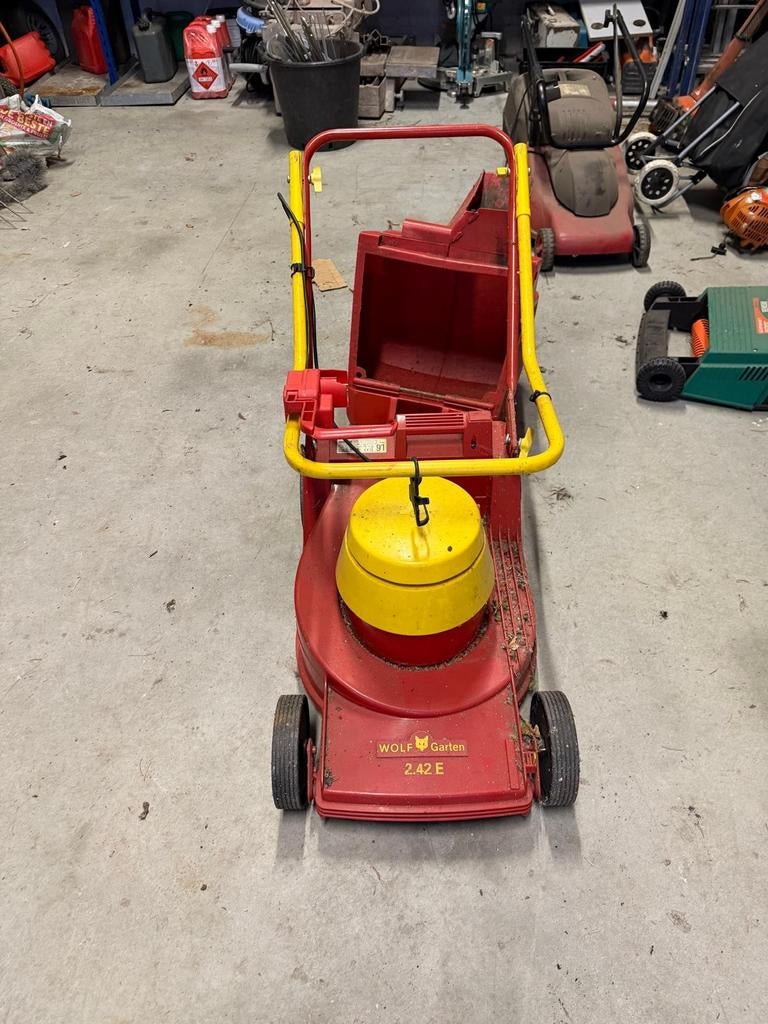 Elektrische maaimachine + opvangbak € 20 ophalen in Boskoop!, Gebruikt, Elektrische grasmaaier, Ophalen of Verzenden, Opvangbak