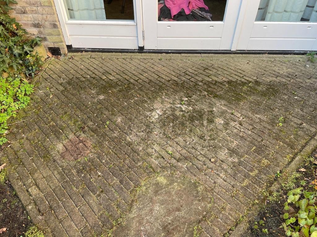 Gratis af te halen stenen zijn al uit de grond, Ophalen of Verzenden, Beton, Klinkers