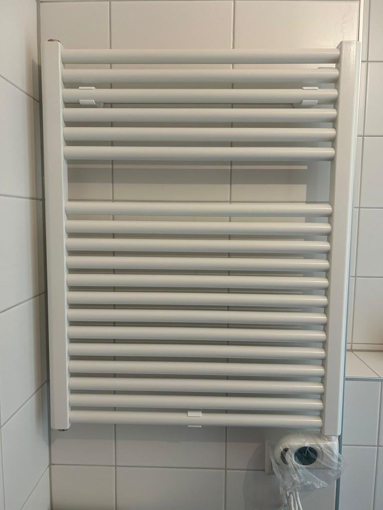 DRL E-Comfort Claudia Badkamerradiator, Ophalen, 30 tot 80 cm, 500 tot 800 watt, Radiator