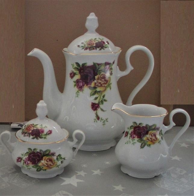 bohemia porcelan koffieset, sauskom, gebakschaal,vleesschaal, Huis en Inrichting, Keuken | Servies, Ophalen of Verzenden, Zo goed als nieuw