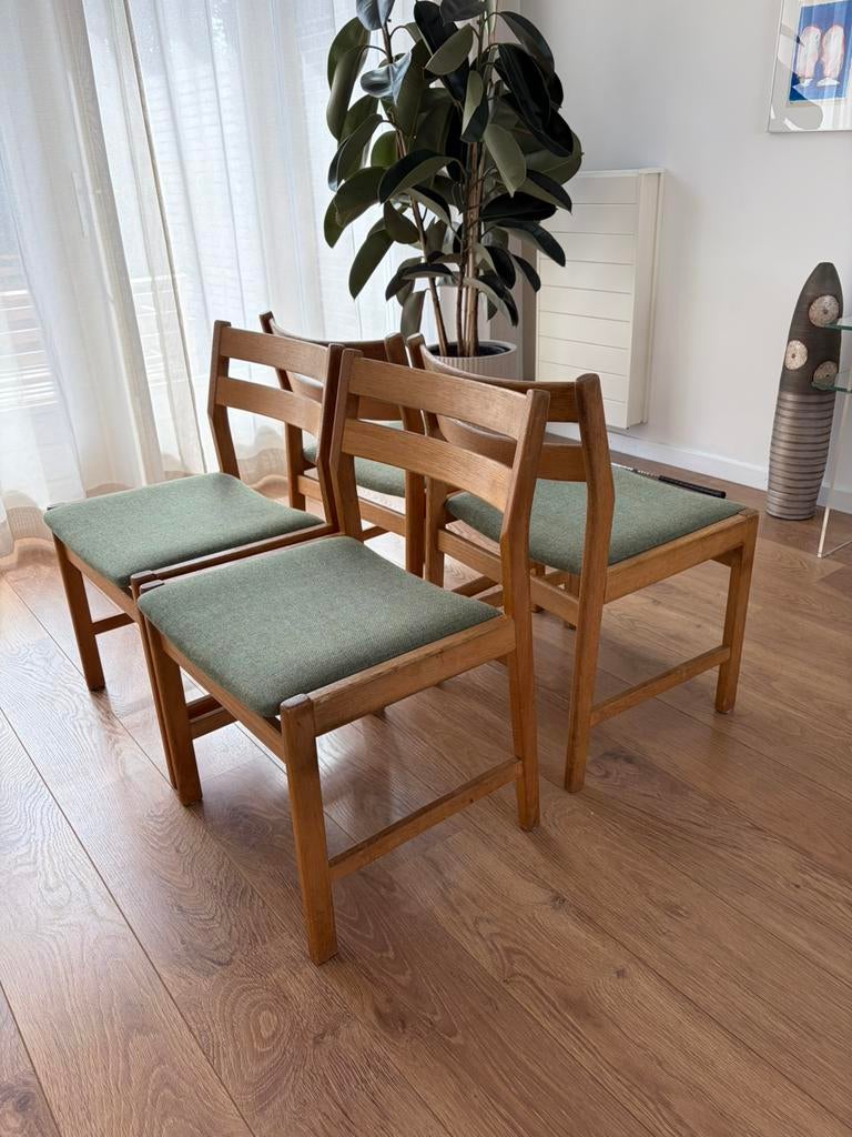 KP Mobler - set van 4 Deense stoelen, Ophalen, Zo goed als nieuw, Bruin