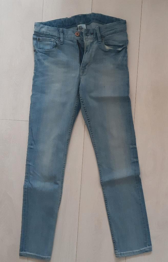 10- H&M Skinny jongensspijkerbroek lichtblauw maat 152, Kinderen en Baby's, Kinderkleding | Maat 152, Zo goed als nieuw, Jongen