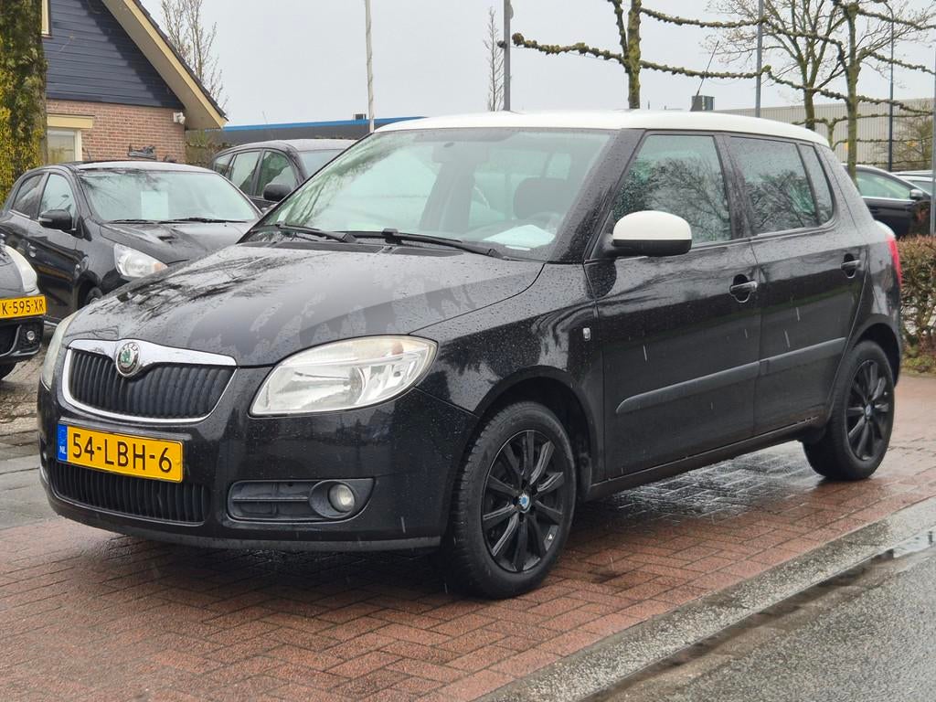 Skoda Fabia 1.4 Tour *Dlr.Onderhd| Clima| Cruise, Voorwielaandrijving, 4 cilinders, USB, Zwart