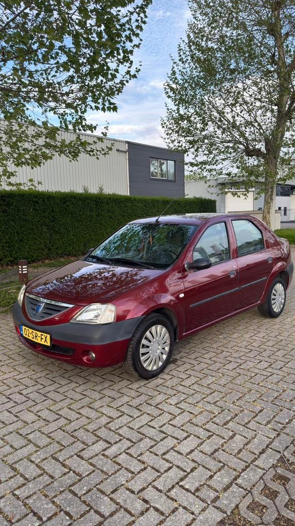 Dacia Logan 1.4 Sedan E4 2006 Rood, Auto's, Voorwielaandrijving, 74 pk, 31 €/maand, Logan