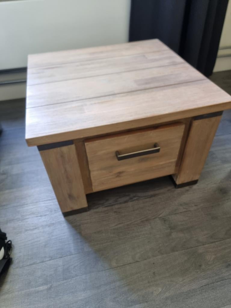 Erg mooi bijzet kastje met diepe lade, 50 tot 100 cm, Zo goed als nieuw, Minder dan 50 cm, Eikenhout