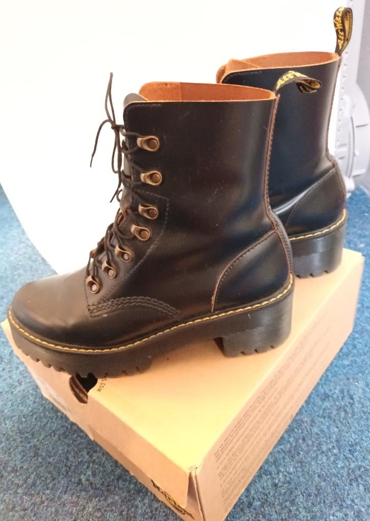 Dr. Martens Leona maat 43, Kleding | Dames, Schoenen, Zwart, Lage of Enkellaarzen, Ophalen of Verzenden, Dr. Martens