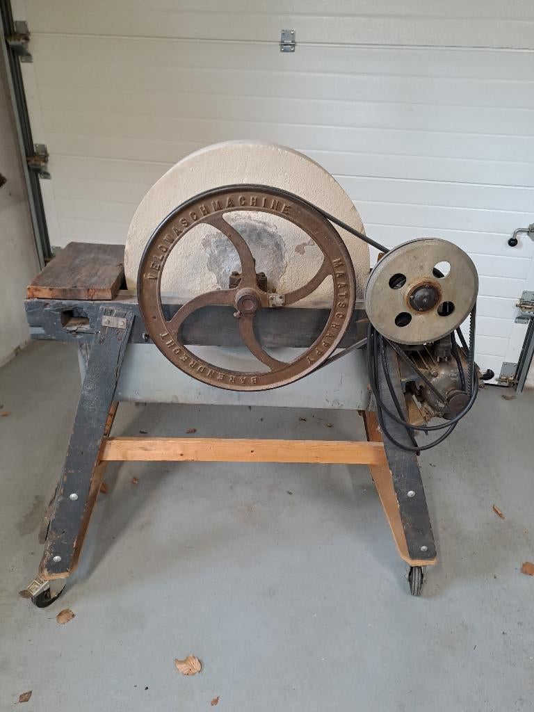 Zand- slijpsteen elektrisch aangedreven 230V, Doe-het-zelf en Verbouw, Gereedschap | Slijpmachines, Ophalen, Gebruikt, 700 tot 1000 watt