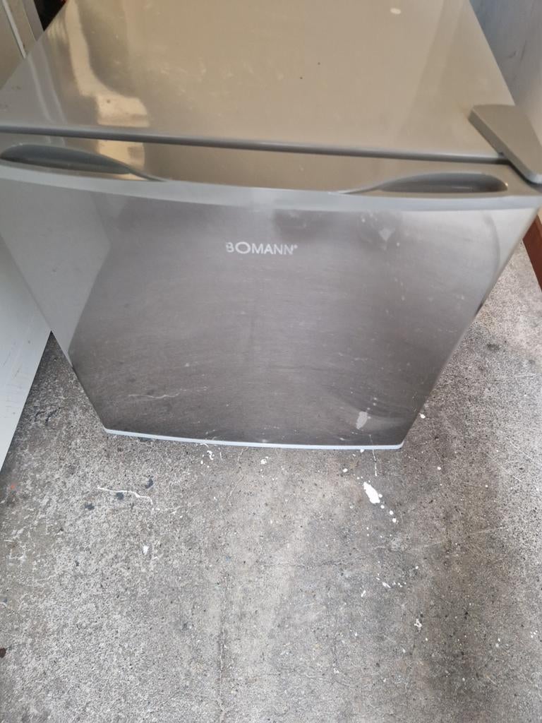 Compacte mini vriezer - Ideaal voor kleine ruimtes, Vrieskast, Gebruikt, Minder dan 85 cm, Minder dan 60 cm