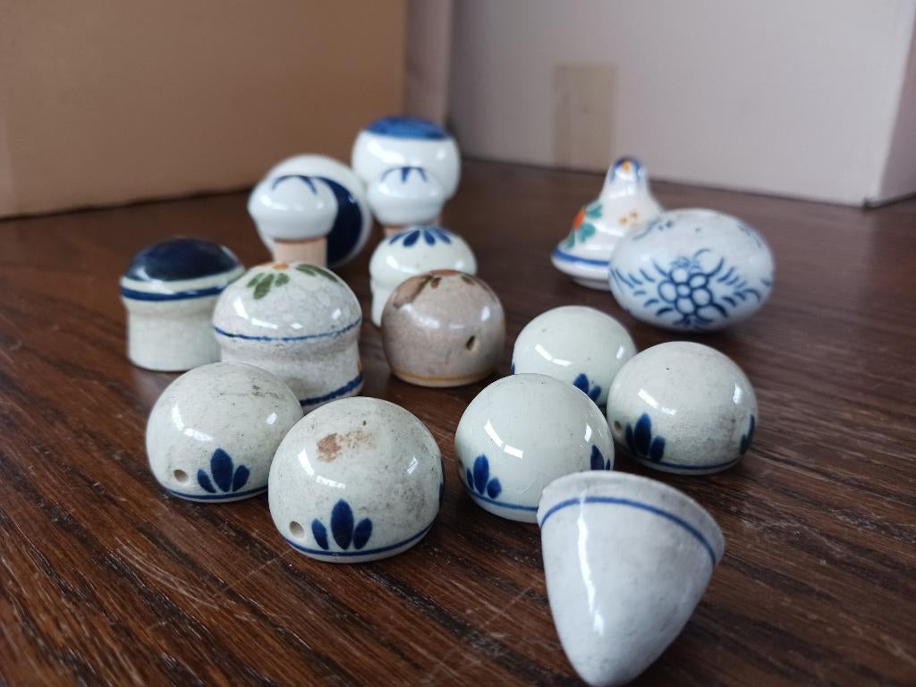 Delftsblauwe (kruik)dopjes, Ophalen