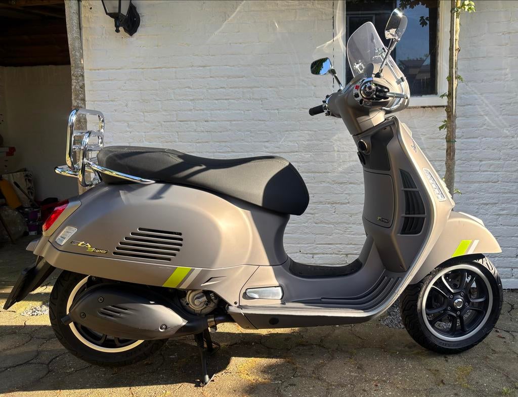 Vespa Supertech GTS 300 HPE Mat Grijs, Fietsen en Brommers, Scooters | Vespa, Overige modellen, 300 cc, Maximaal 45 km/u, Ophalen of Verzenden
