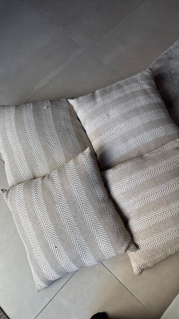 4 beige tuinkussens, Ophalen, Gebruikt