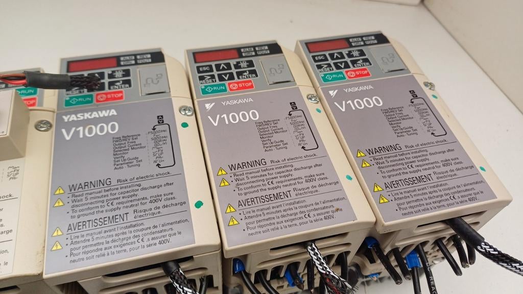 Yaskawa 0.75kW frequentieregelaar, monofaze input, Ophalen of Verzenden