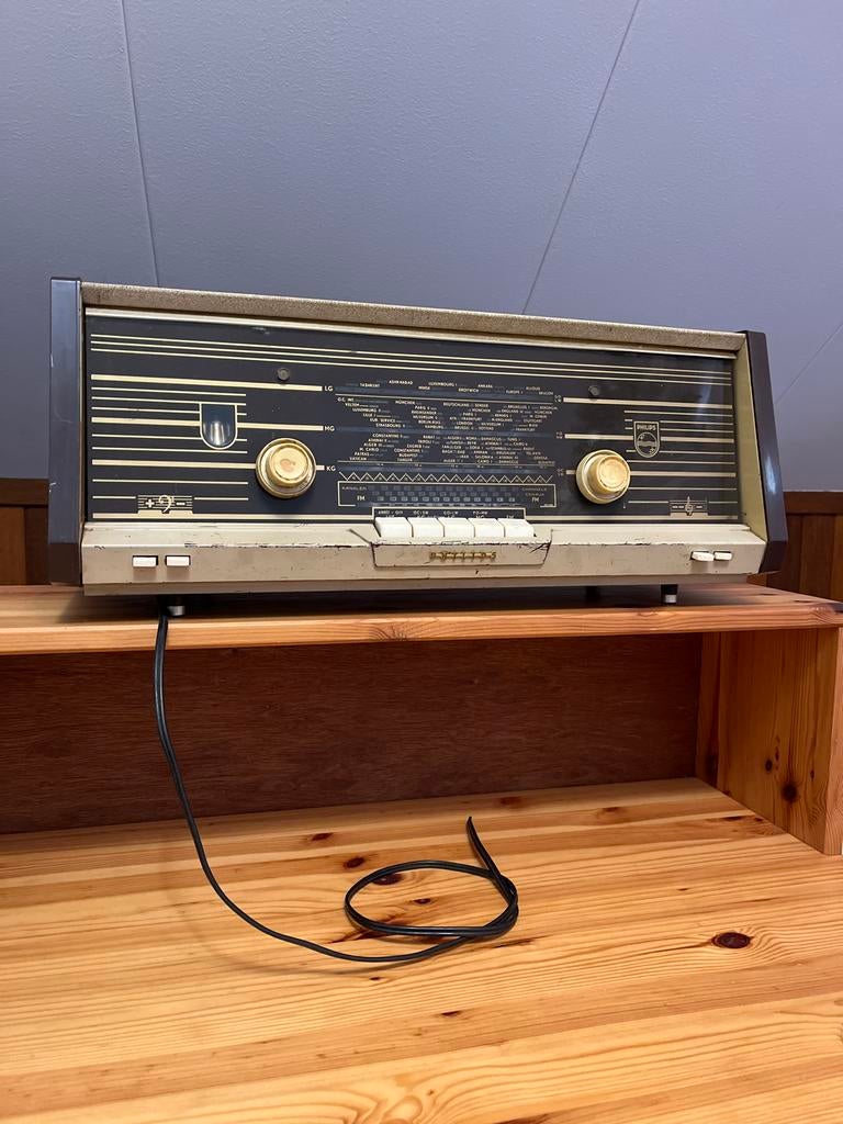 Oude Philips radio zonder stekker - Werkt niet, Audio, Tv en Foto, Radio's, Niet werkend, Radio, Ophalen