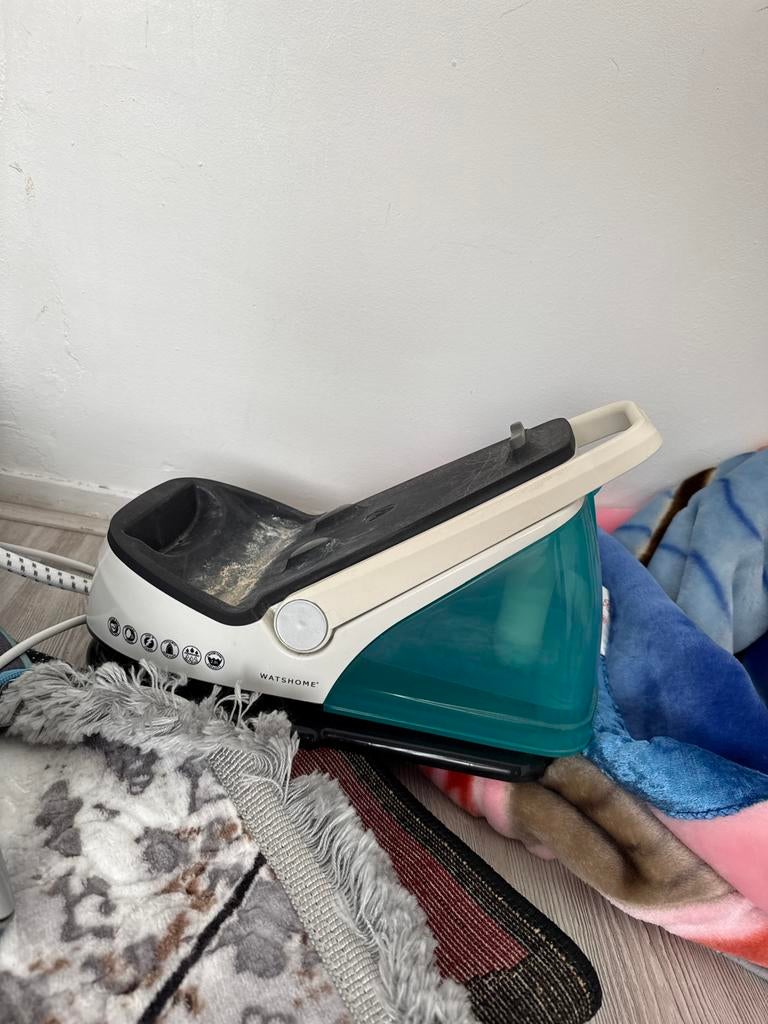 WatsHome Stoomstrijkijzer met Stoomgenerator, Ophalen of Verzenden, Gebruikt, Strijkijzer met snoer