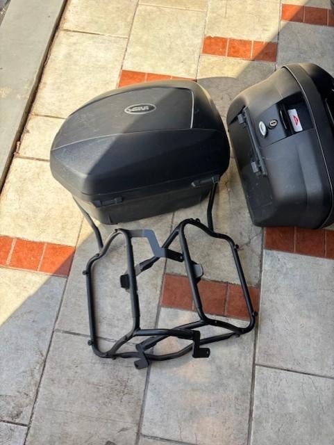 Givi motor zijkoffers, Ophalen, Zo goed als nieuw
