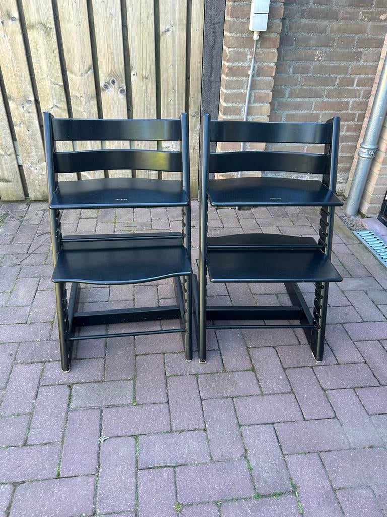 Twee zwarte meegroeistoelen stokke + rug en beugel, Ophalen, Gebruikt, Meegroeistoel, Aanschuifbaar