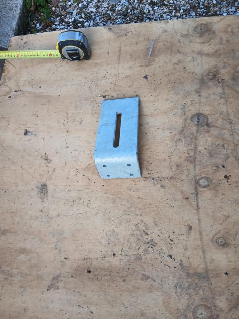 Hoekijzers, hoekankers, stelankers, hoekplaten. 80 stuks, Doe-het-zelf en Verbouw, IJzerwaren en Bevestigingsmiddelen, Ophalen