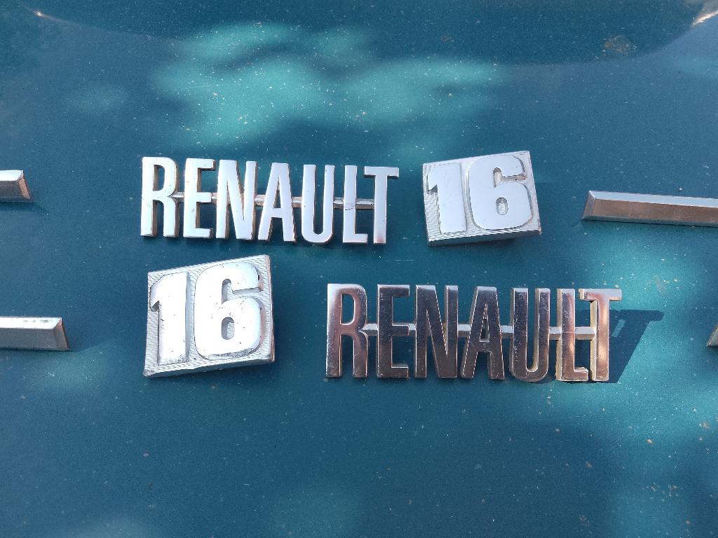 Renault 16 | Baguettes enjoliveurs sigles, Gebruikt, Renault, Ophalen of Verzenden, Spatbord