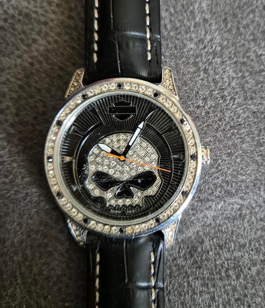 Horloge Harley Davidson skull met swarovski, Sieraden, Tassen en Uiterlijk, Horloges | Heren, Ophalen of Verzenden, Zo goed als nieuw
