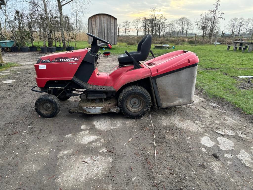 Honda Zitmaaier 2216 V-Twin, Tuin en Terras, Zitmaaiers, Ophalen, Gebruikt, Opvangbak, 90 tot 120 cm