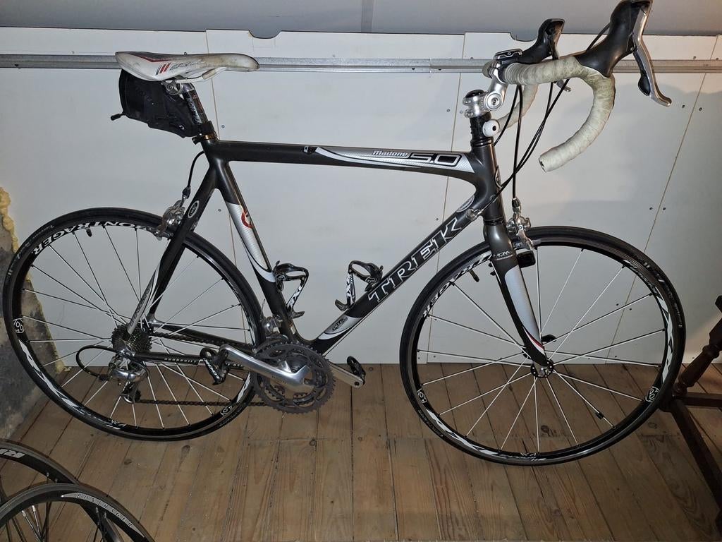 Trek Madone racefiets + 2 reserve wielen, Fietsen en Brommers, Fietsen | Racefietsen, Gebruikt, Overige merken, Meer dan 20 versnellingen