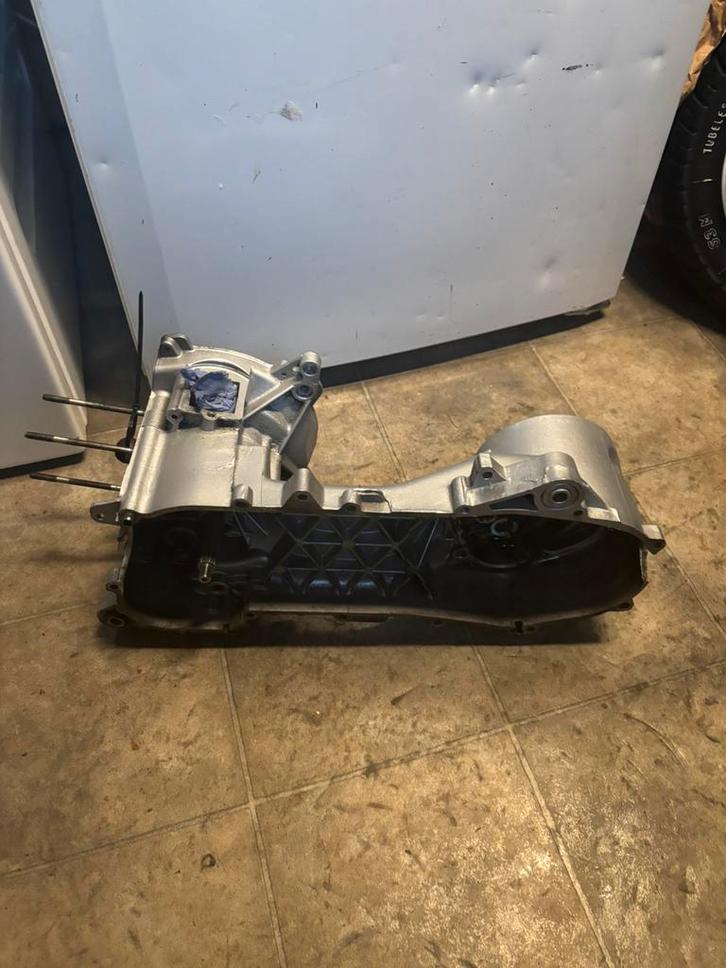 Zip 2 takt carters, Fietsen en Brommers, Brommeronderdelen | Scooters, Zo goed als nieuw, Piaggio, Blok, Ophalen of Verzenden