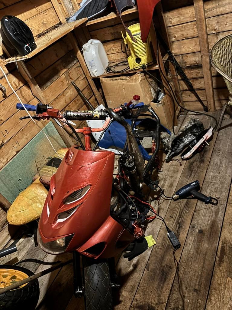 Aprilia sr50, Ophalen of Verzenden, Zo goed als nieuw, Benzine, Overige merken