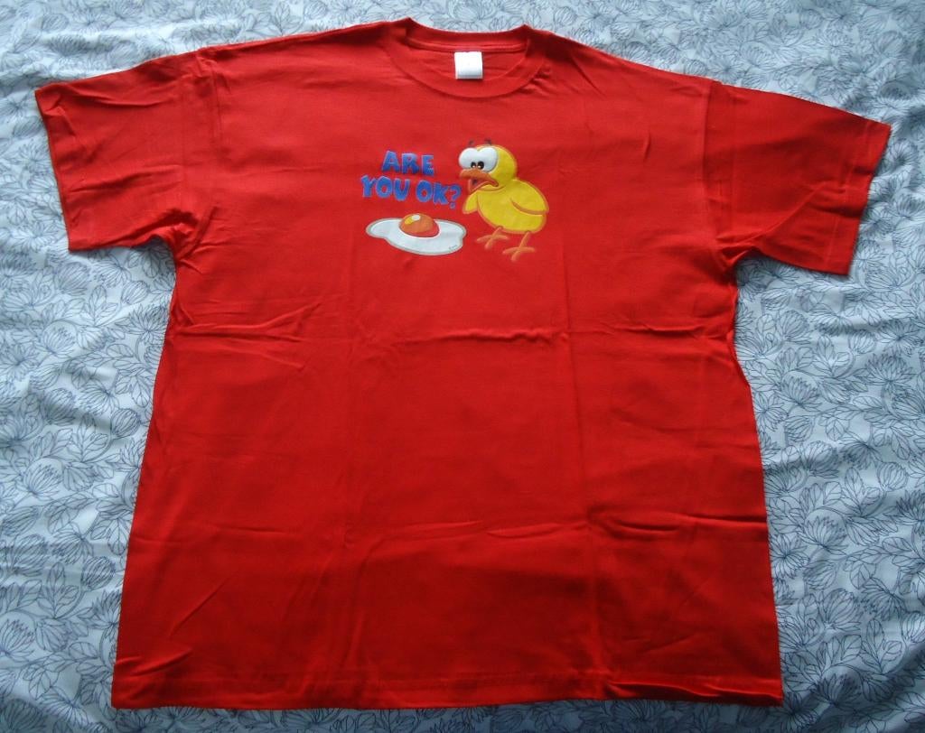 Te koop nieuw rood T-shirt met print Are You OK? (maat: XXL), Kleding | Heren, Grote Maten, Shirt, Nieuw, Stedman Classic, Ophalen of Verzenden