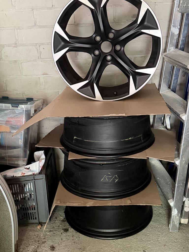 Set van 4 gebruikte 19 inch velgen CUPRA FORMENTOR, Auto-onderdelen, Banden en Velgen, 19 inch, Gebruikt, Velg(en), Ophalen of Verzenden