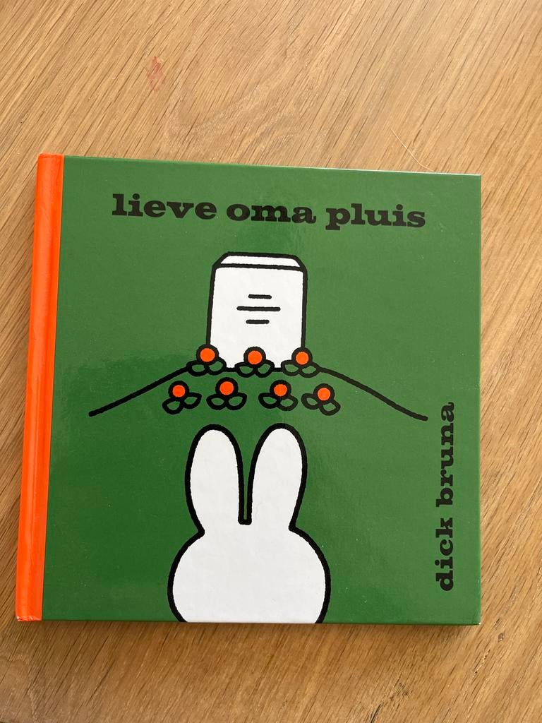 Dick Bruna - Lieve oma Pluis, Gelezen, Fictie algemeen, Ophalen of Verzenden, Dick Bruna