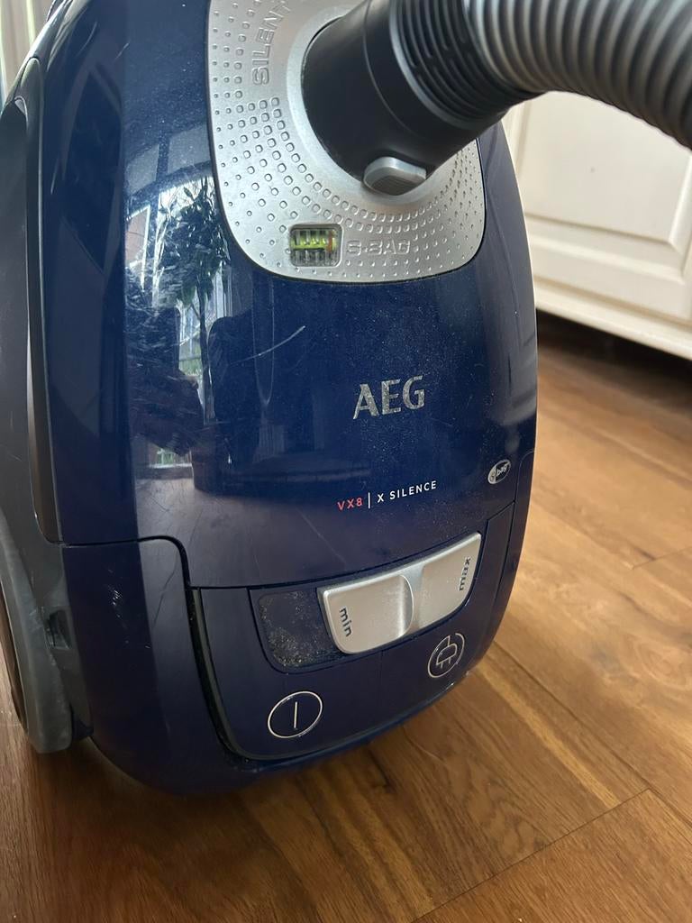AEG VX8 X Silence stofzuiger, Ophalen, Gebruikt, Stofzak, Stofzuiger