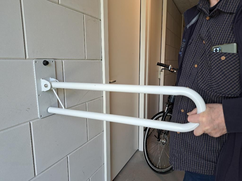 Toiletbeugel opklapbaar 76 cm, Diversen, Verpleegmiddelen, Ophalen, Gebruikt