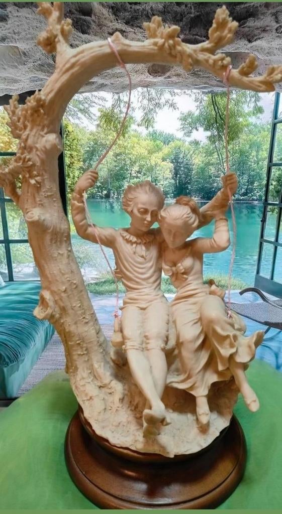 Mooi decoratief beeld van een verliefd stel 45 cm, Antiek en Kunst, Kunst | Beelden en Houtsnijwerken, Ophalen of Verzenden