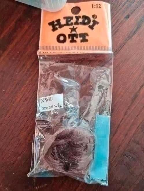 heidi ott miniaturen pruikje, Ophalen of Verzenden, Nieuw, Poppenhuis