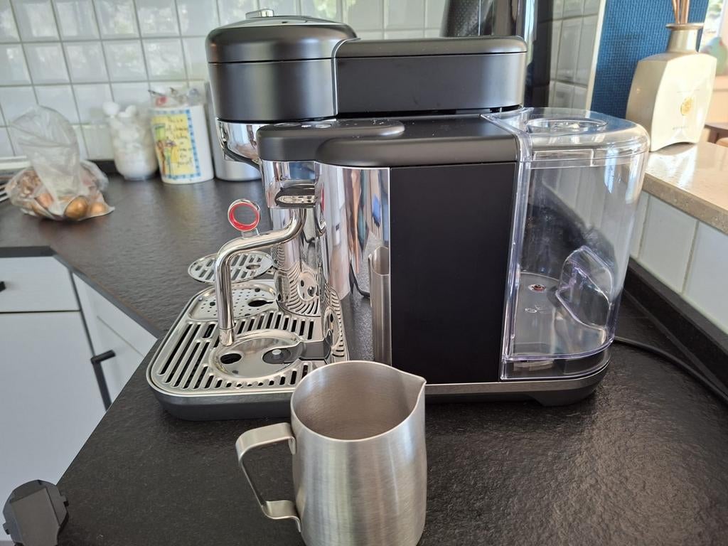 Nespresso Vertuo Creatista - Zo goed als nieuw + 170 cups, Witgoed en Apparatuur, Koffiezetapparaten, Ophalen, Koffiepads en cups