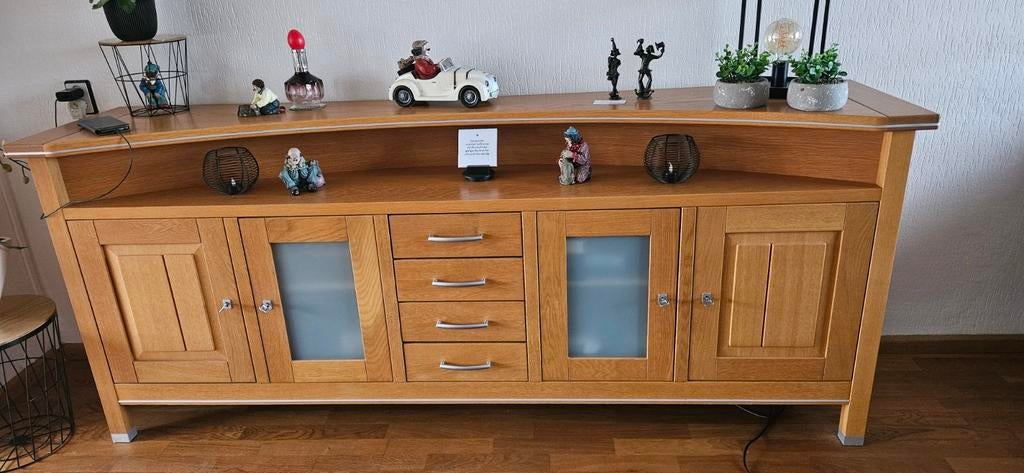 Licht houten dressoir met 4 deuren en 4 lades, Ophalen