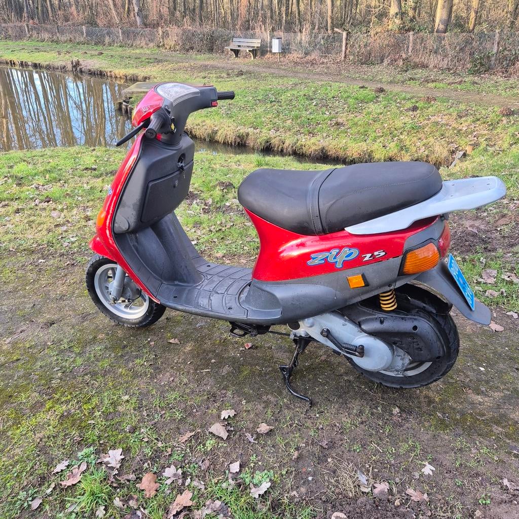 Puch Piaggio Zip Type 2 Scooter - Rood, Fietsen en Brommers, Scooters | Piaggio, Ophalen, Tweetakt, Gebruikt, Maximaal 45 km/u