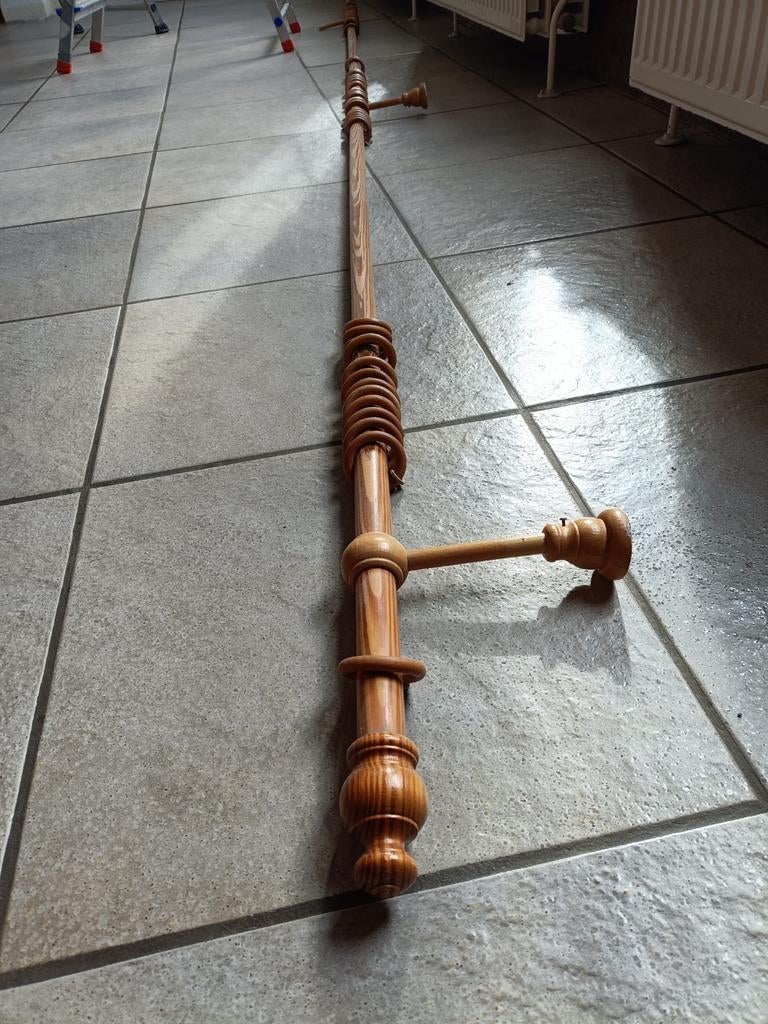 Gordijnroede hout, Ophalen